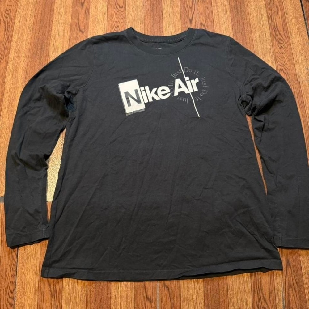Nike Black Retro Tech Centerโ Swoosh Graphic Sleeve Shirt Youth Large